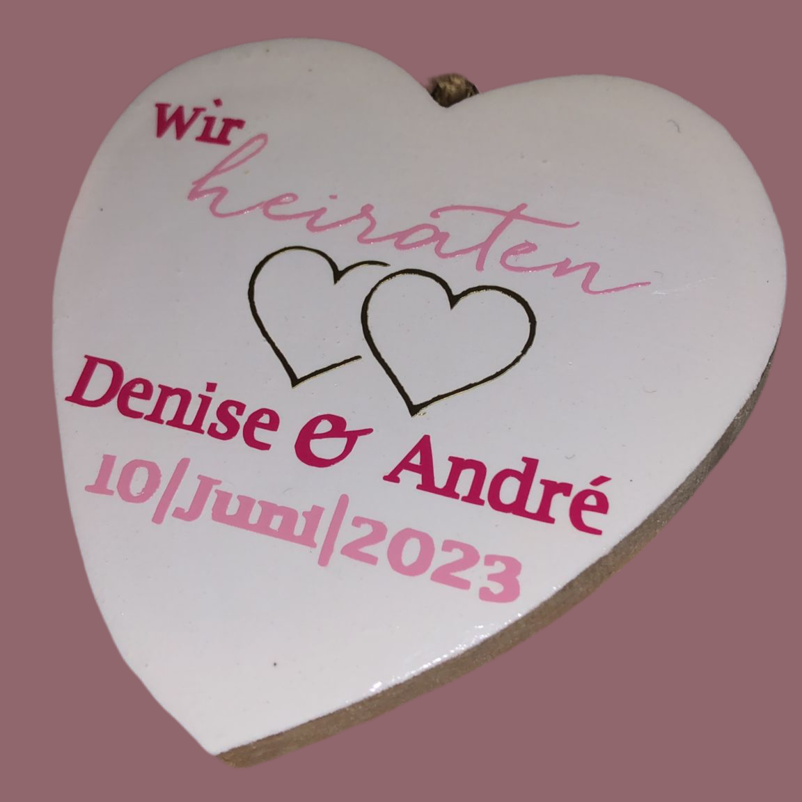 HERZ-Holzsanhänger personalisiert